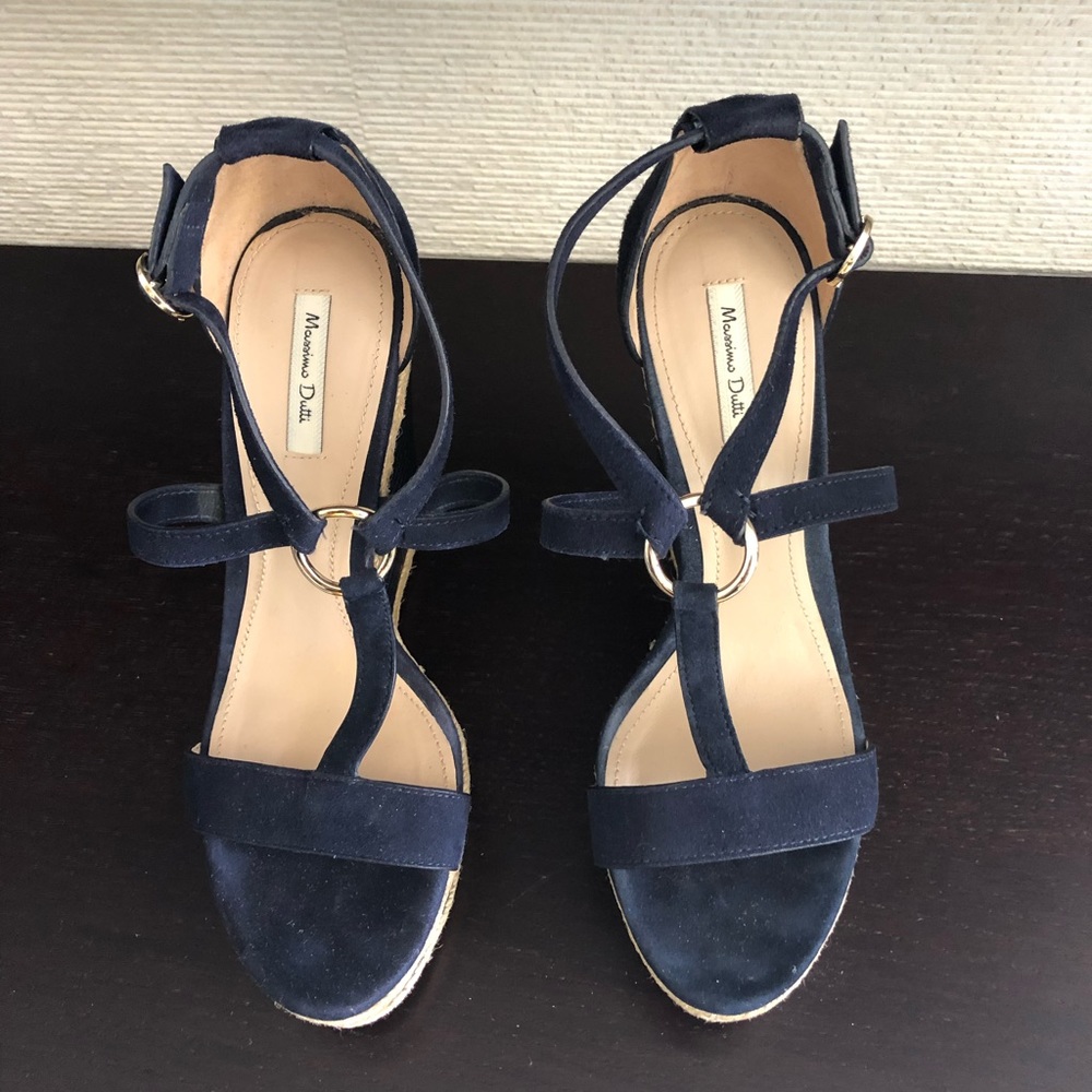 Blue wedges